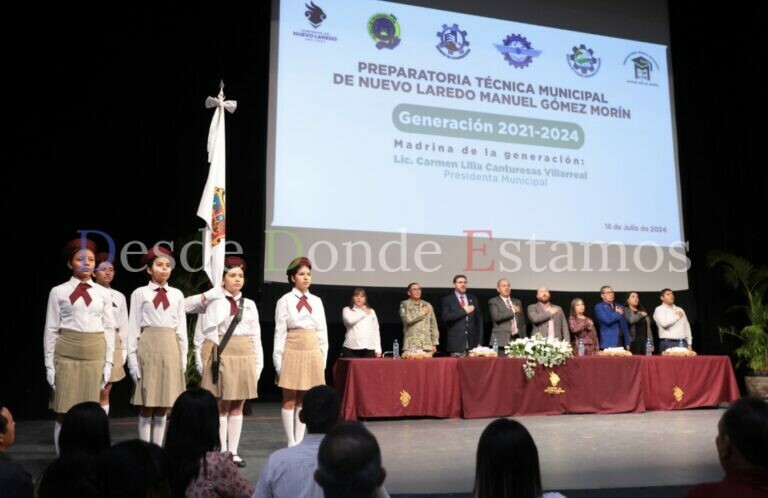 Se gradúan alumnos de la preparatoria técnica Manuel Gómez Morín