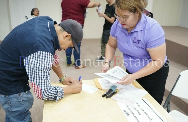 Estudiantes con discapacidad reciben último pago de beca inclusión social