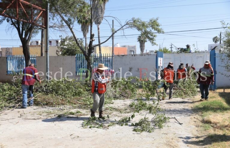 Apoya gobierno municipal limpieza y mantenimiento de escuelas públicas