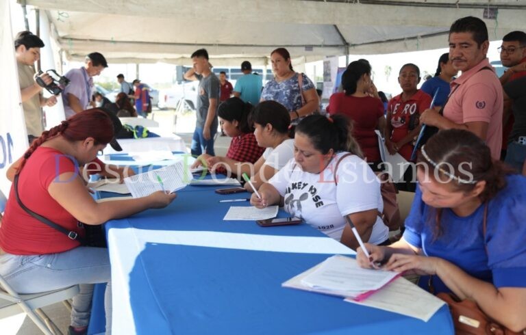 Aprovechan ciudadanos oportunidades de trabajo con “Empleo en tu colonia”