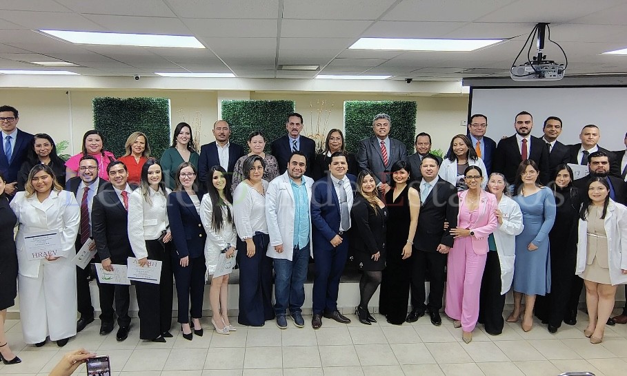 UAT y HRAEV tienen egreso de médicos residentes