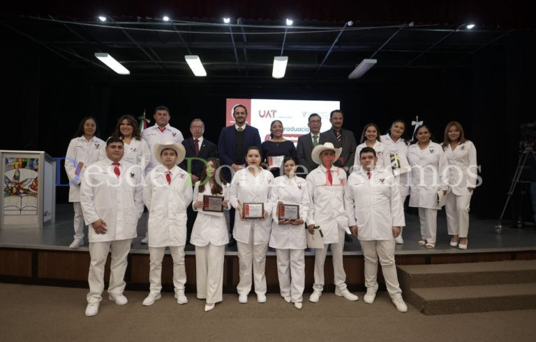 Entrega la UAT nueva generación de Médicos Veterinarios