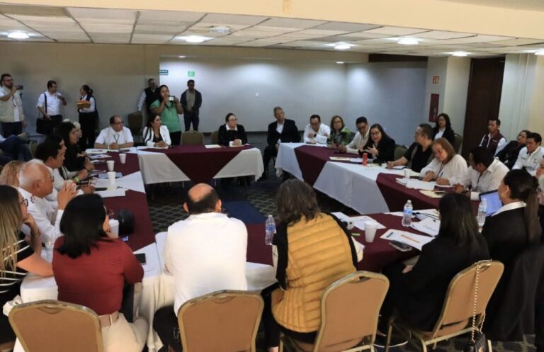 Intercambian docentes ideas y propuestas