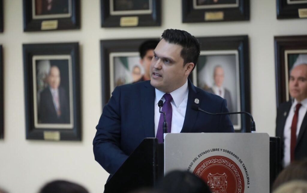 No hay persecución política contra Cabeza de Vaca: Prieto Herrera