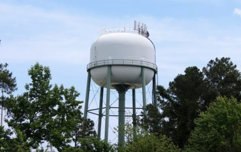 Instalaran tinacos de 10 mil metros cúbicos para atender la falta de agua