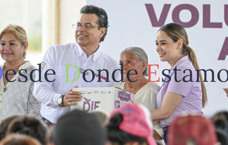 Benefician Lucy y Lalo a familias de La Misión