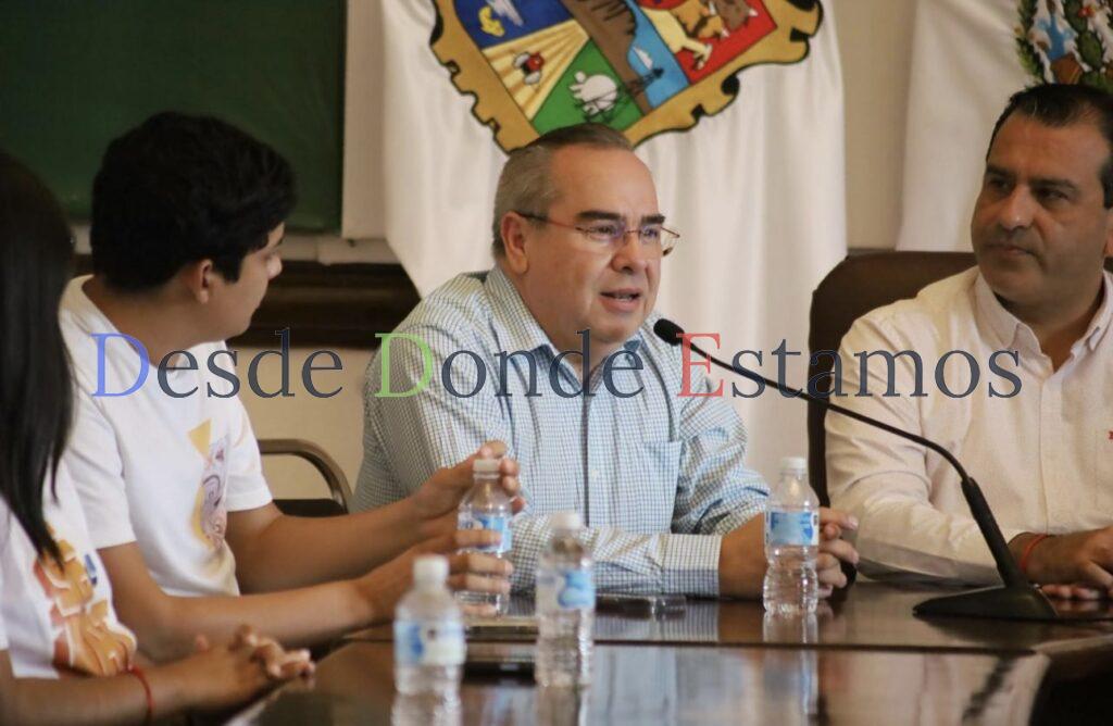 Estudiantes universitarios visitan la Presidencia Municipal