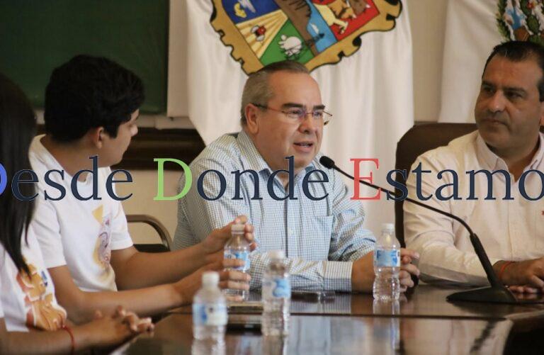 Estudiantes universitarios visitan la Presidencia Municipal