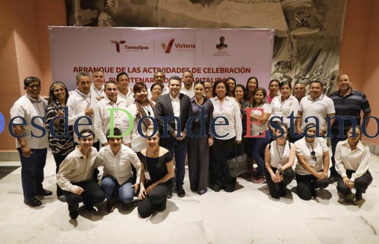 Abren Lalo y Lucy telón de festejos del Bicentenario