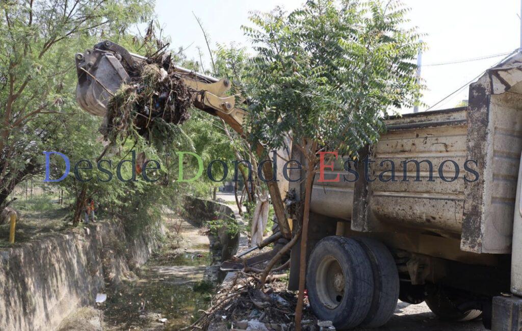 Supervisa alcalde limpieza de dren pluvial