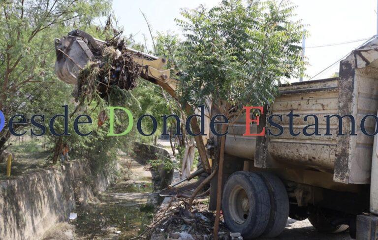 Supervisa alcalde limpieza de dren pluvial