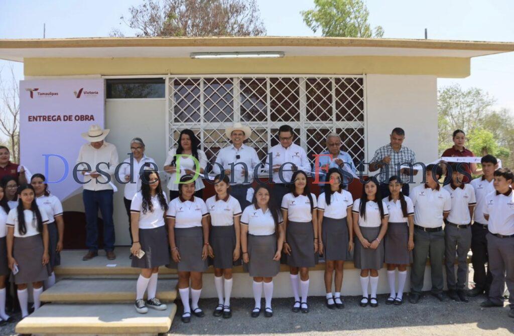 Entrega alcalde obras de apoyo a la educación en ejido Juan Rincón