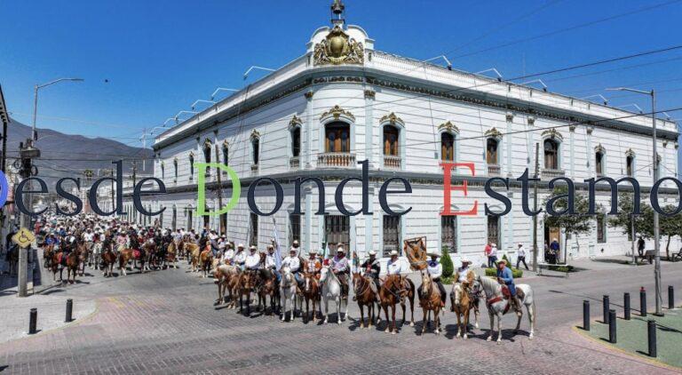 Cabalgantes celebran bicentenario de fundación de Victoria