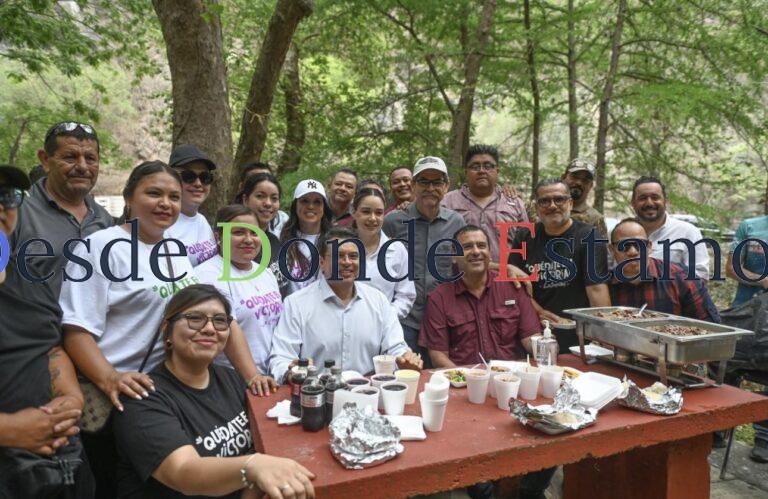 Degustan vacacionistas Parrillada Fest en Los Troncones
