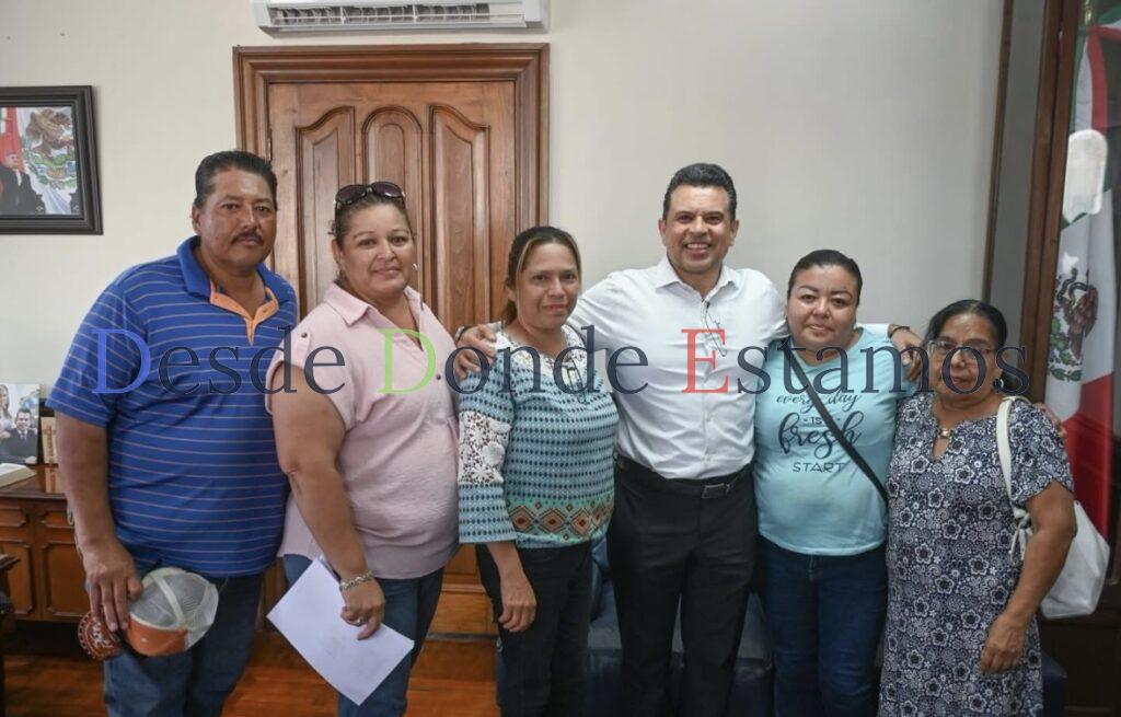 Atiende Lalo Gattás a vecinos de Miguel Hidalgo