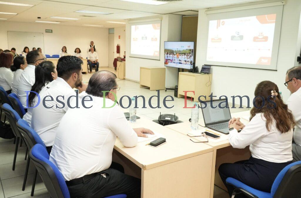 Implementa la UAT prepa en línea