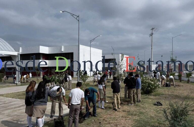 Jornada de reforestación llega a preparatoria Manuel Gómez Morín