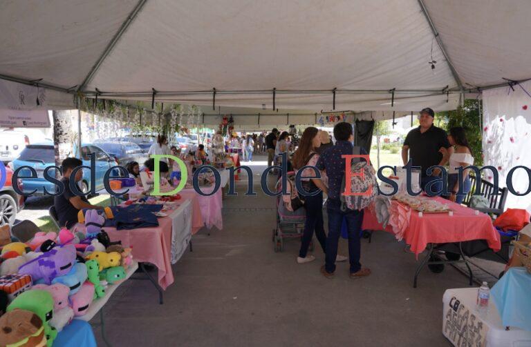 Responden ciudadanos a bazar del Día de las Madres