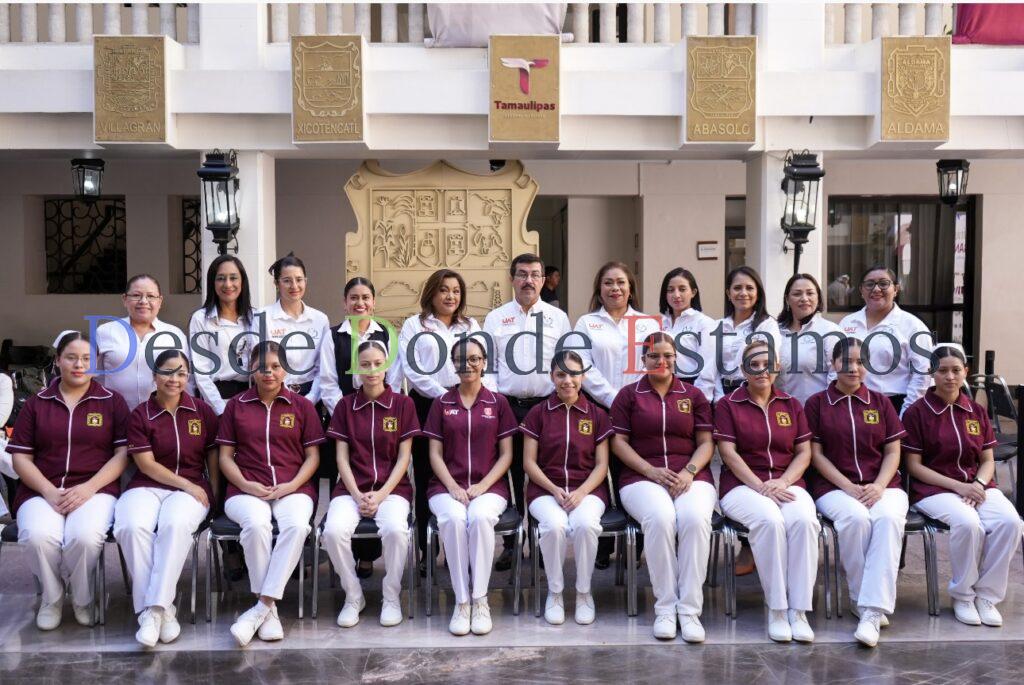 Rector de UAT reconoce labor humanista de enfermeras y enfermeros