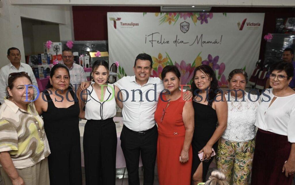 Festejan a madres sindicalizadas del Ayuntamiento de Victoria