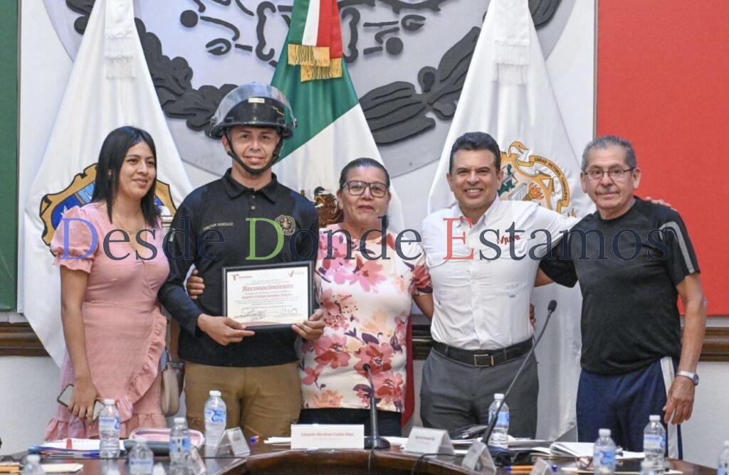 Reconoce Cabildo de Victoria acto heroico de bombero