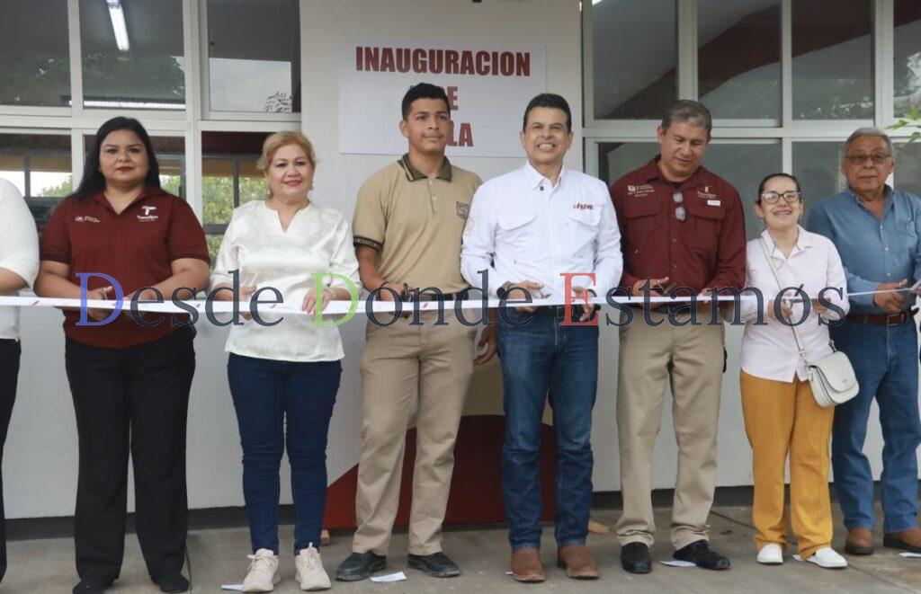 Entrega presidente Gattás aula a secundaria del ejido La Presa