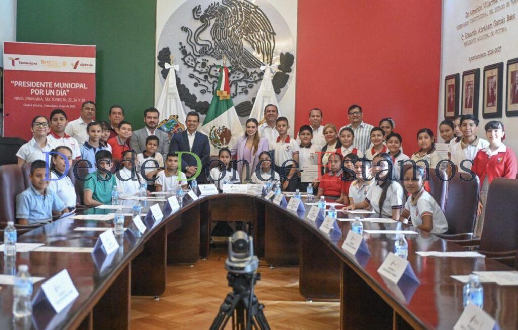 Viven 24 alumnos experiencia como Presidente y Regidores de Victoria