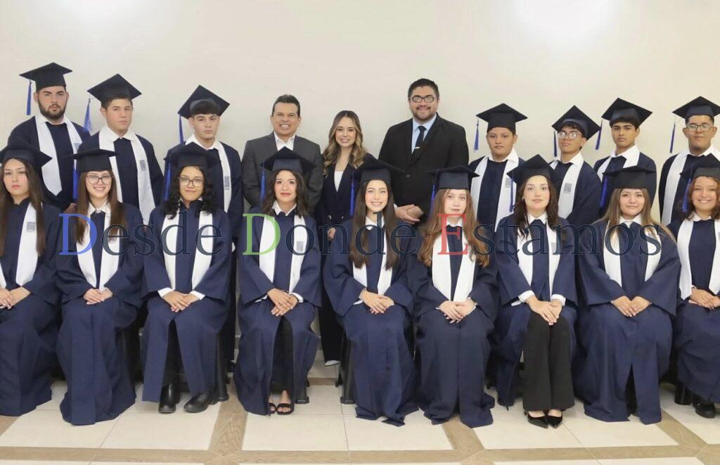 Asiste Gattas a graduación en ICEST Victoria