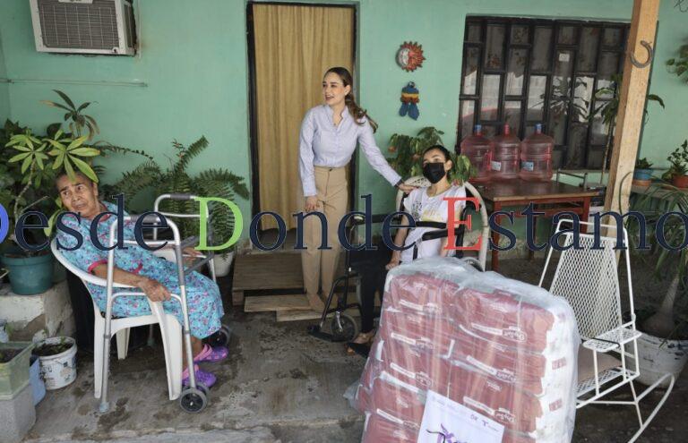 Lucy de Gattás entrega apoyos en hogares de familias victorenses