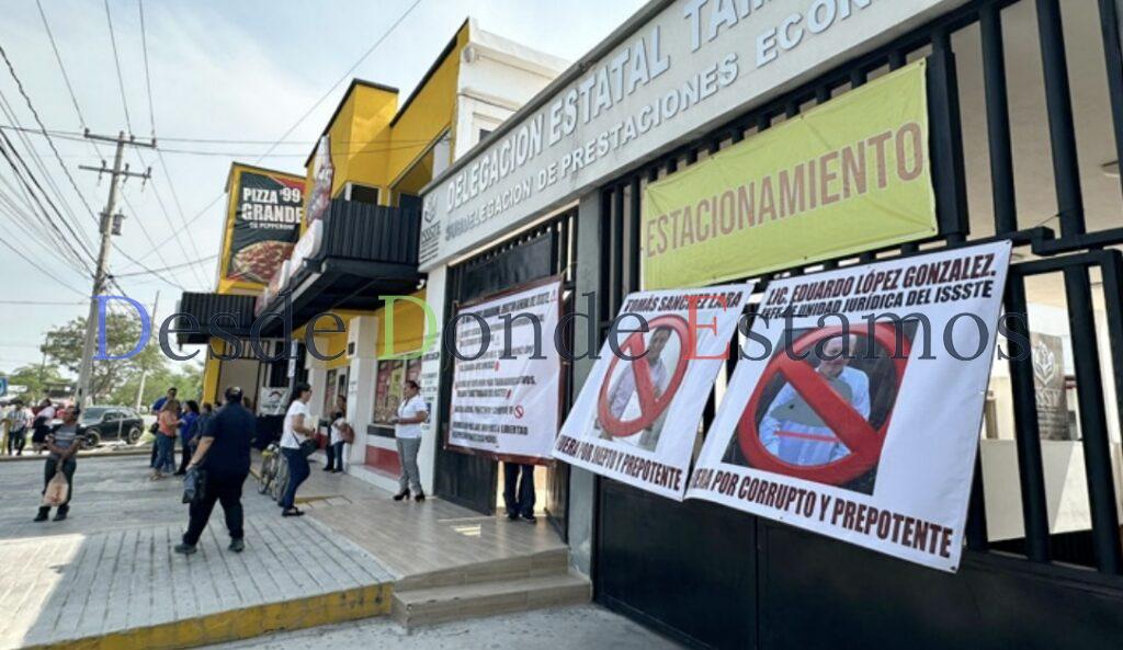 Jubilados toman oficinas de Subdelegación del ISSSTE