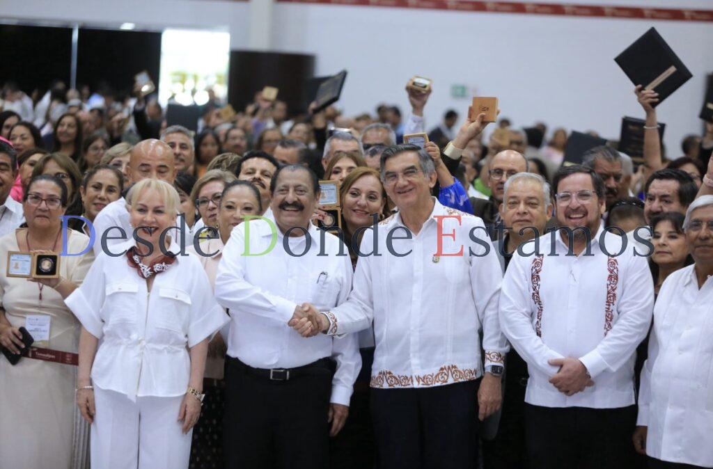 Refrenda Américo alianza con maestros