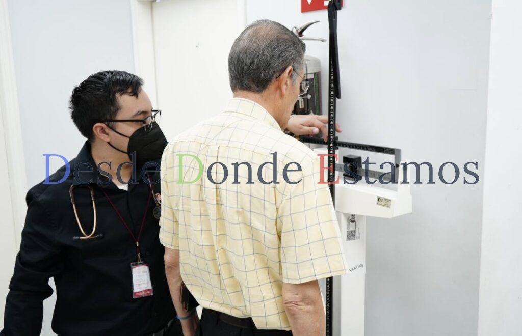 Reconoce DIF a padres con brigada médica “Papá saludable”