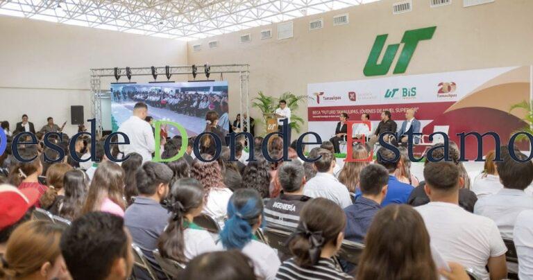 Entregan becas “Futuro Tamaulipas Jóvenes de Nivel Superior” en Nuevo Laredo*