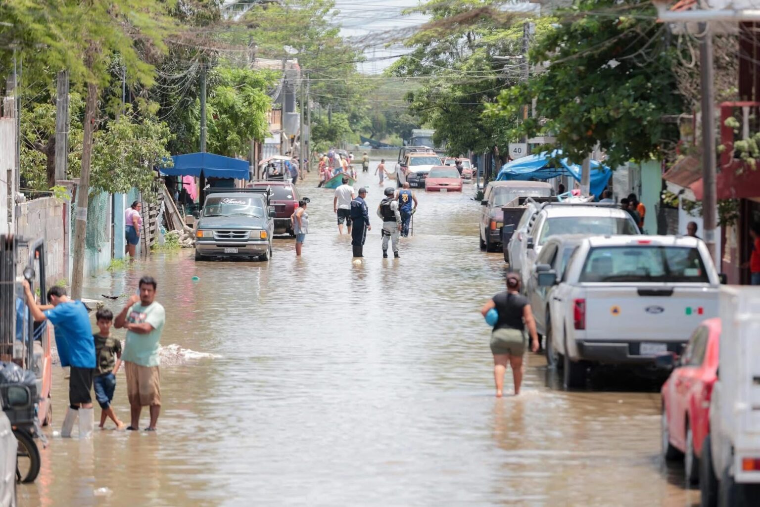Siguen bajo el agua colonias de Tampico