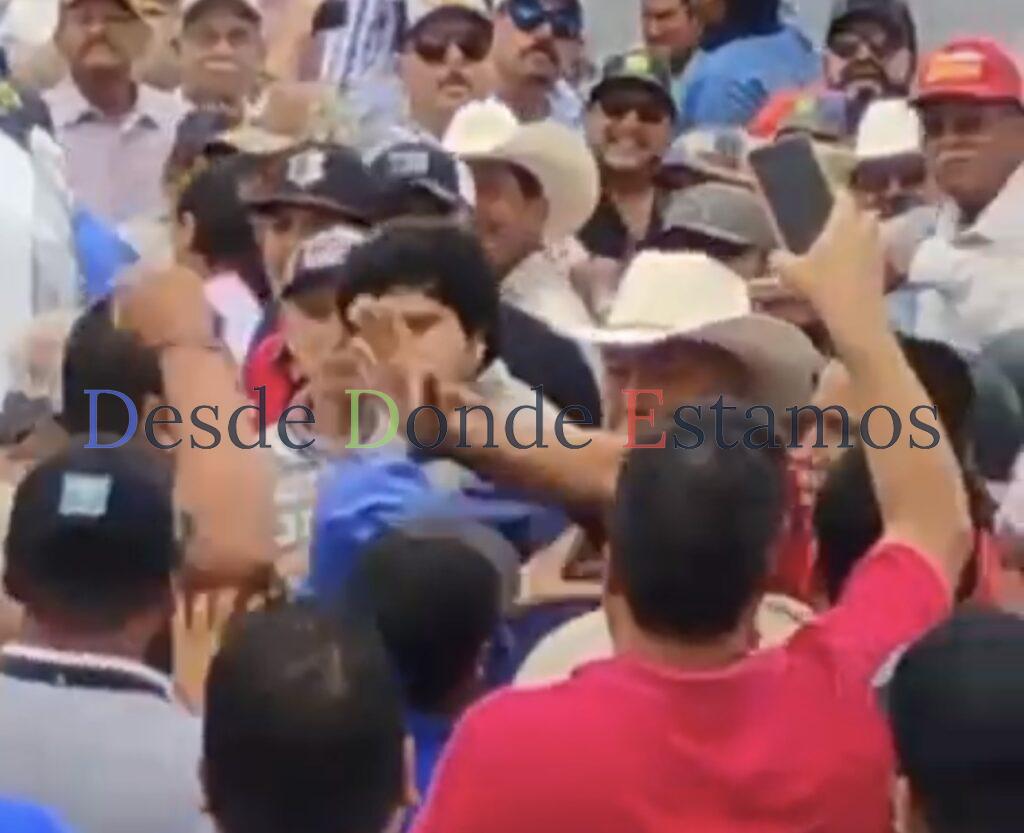 Surge violencia en bloque de puente Pahrr; riñen productores y traileros