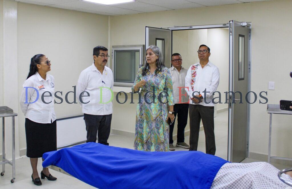 Entrega rector modernos laboratorios a UAM Matamoros