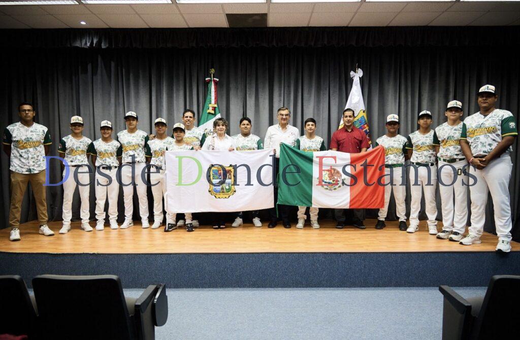 Abandera Américo Villarreal liga de béisbol tamaulipeca