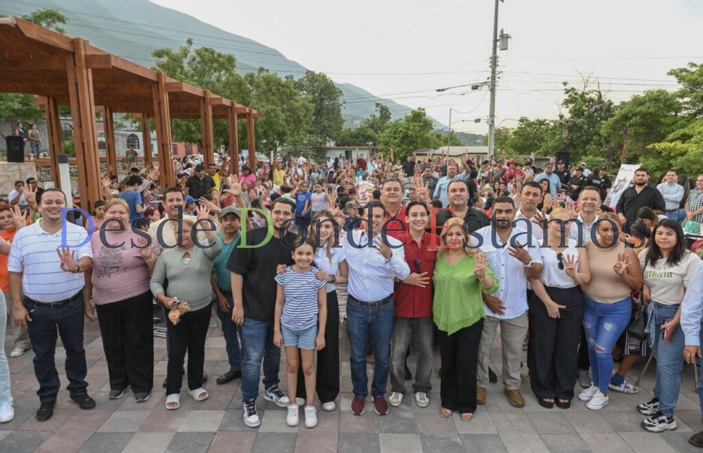 Festejan vecinos de la Ampliación Echeverría a Lalo en su cumpleaños