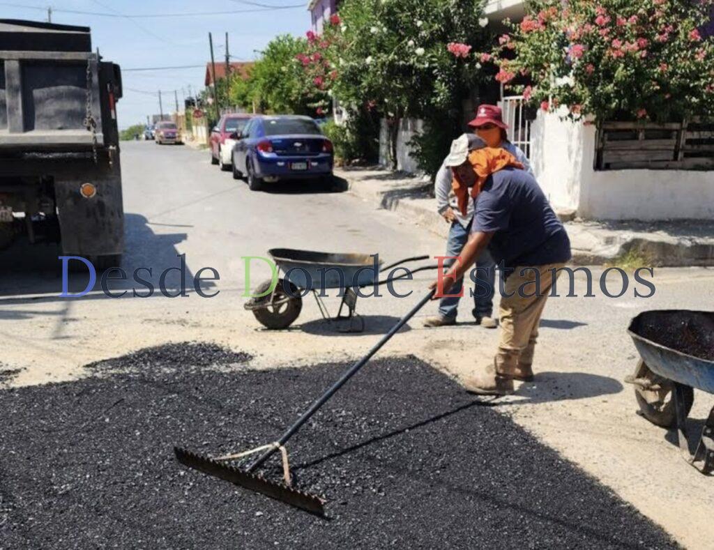 Realizan trabajo de bacheo en calles Lincon y Luis Caballero