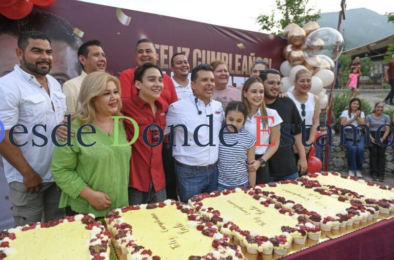 Festejan vecinos de la Ampliación Echeverría a Lalo en su cumpleaños