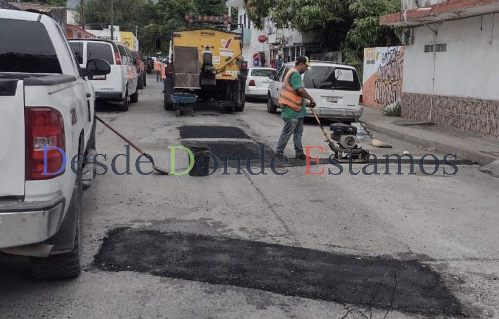 Intensifica Gobierno bacheo en colonias de Victoria