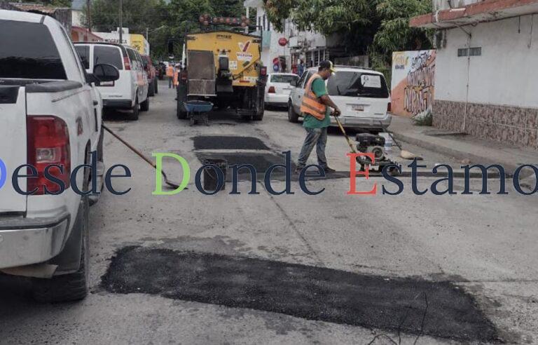Intensifica Gobierno bacheo en colonias de Victoria