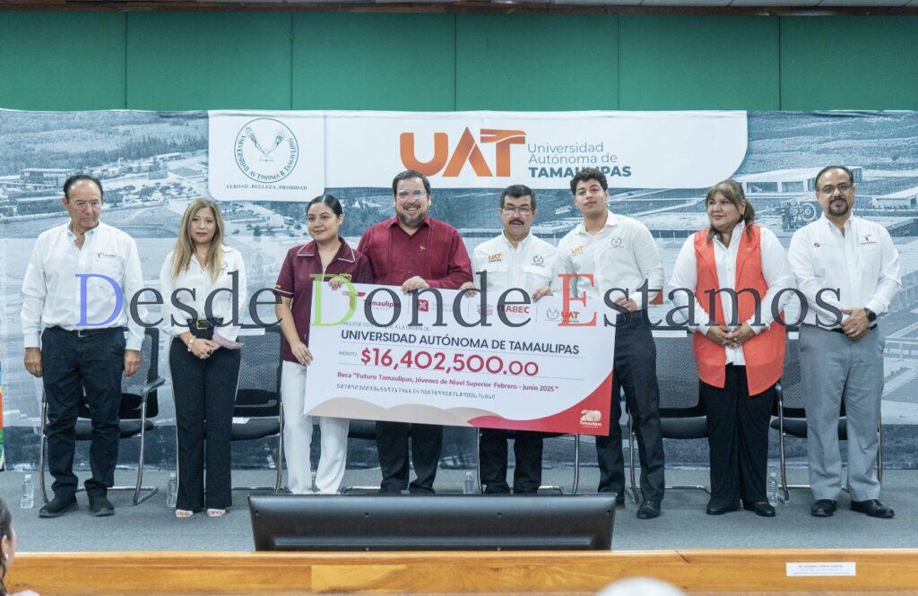 Más de 6 500 estudiantes de la UAT reciben beca