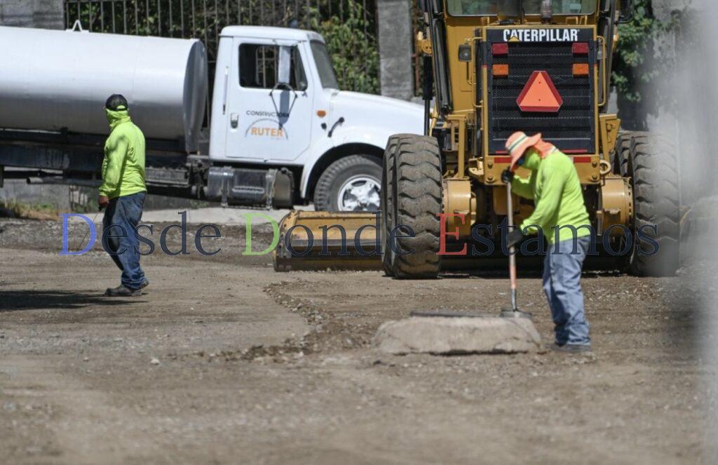 Supervisa Lalo Gattás obra de concreto hidráulico en la Simón Torres