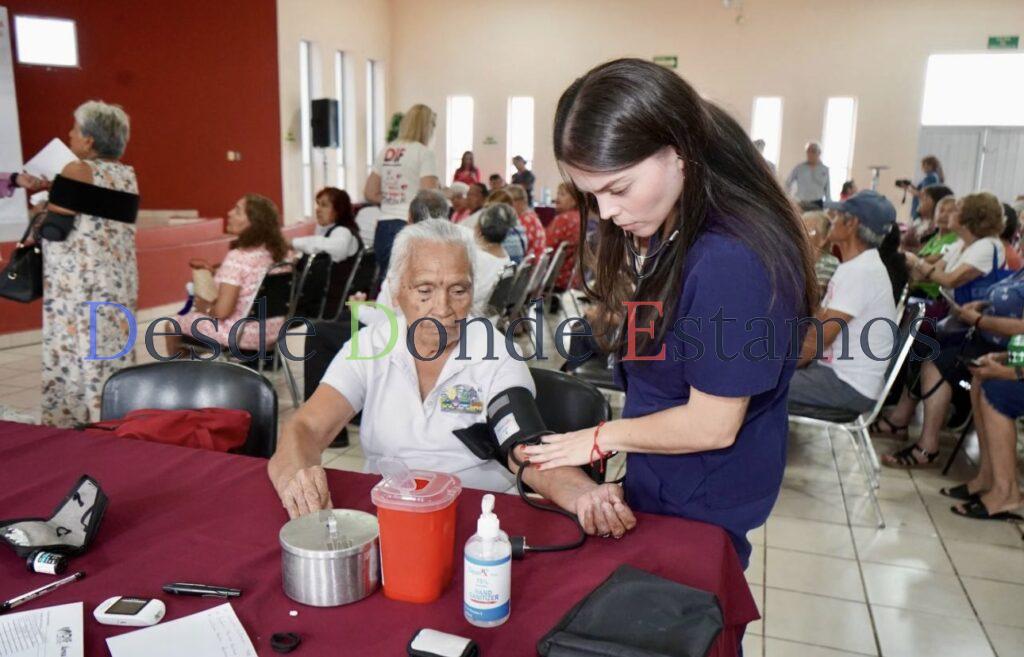 Adultos mayores reciben atención integral en brigada gratuita del Sistema DIF Nuevo Laredo
