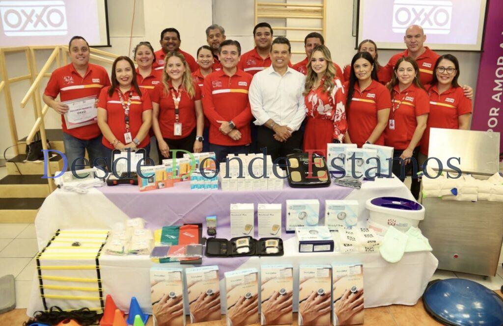 Recibe DIF Victoria equipo médico de cadena comercial OXXO