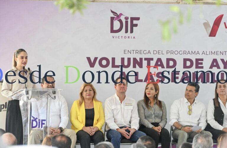 Encabezan Lucy y Lalo tercera entrega de apoyos alimentarios en Victoria