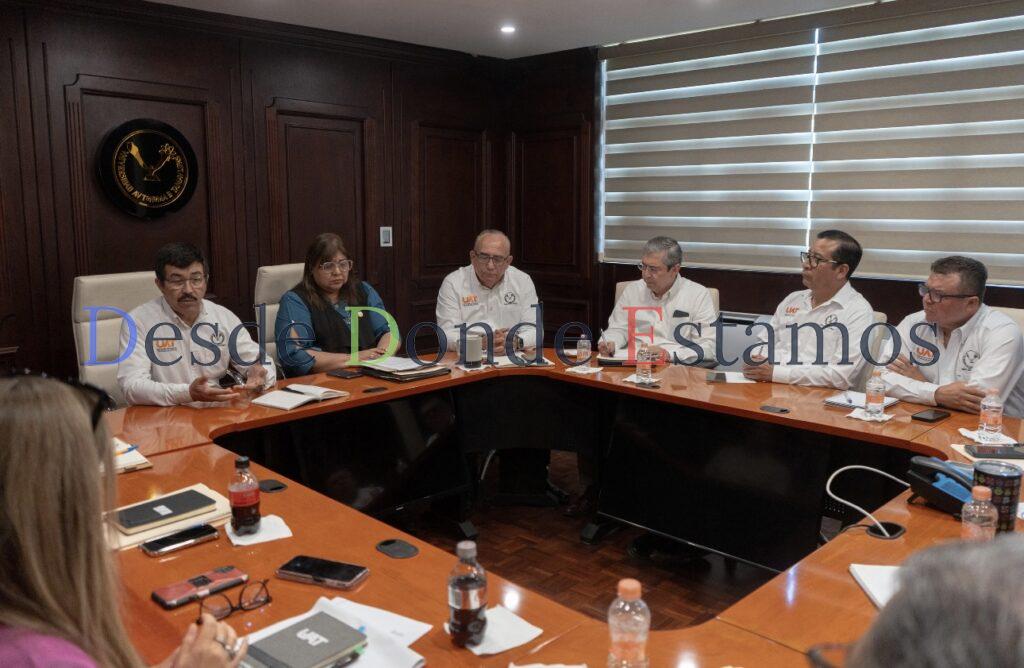 Llama rector a su gabinete a redoblar esfuerzos