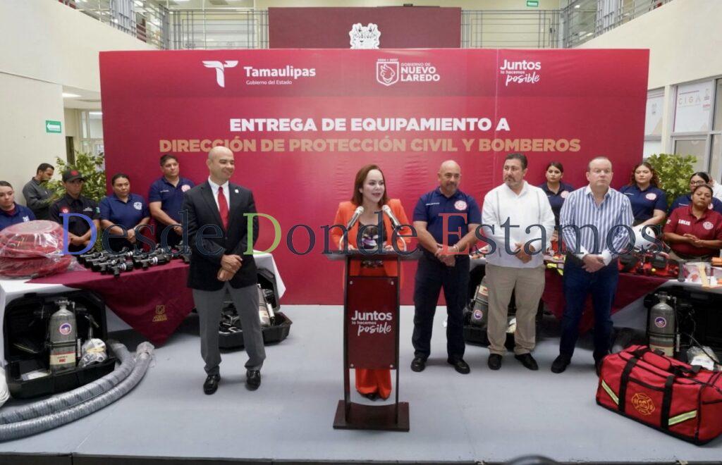Entrega Carmen Lilia equipo de trabajo a Cuerpo de Bomberos