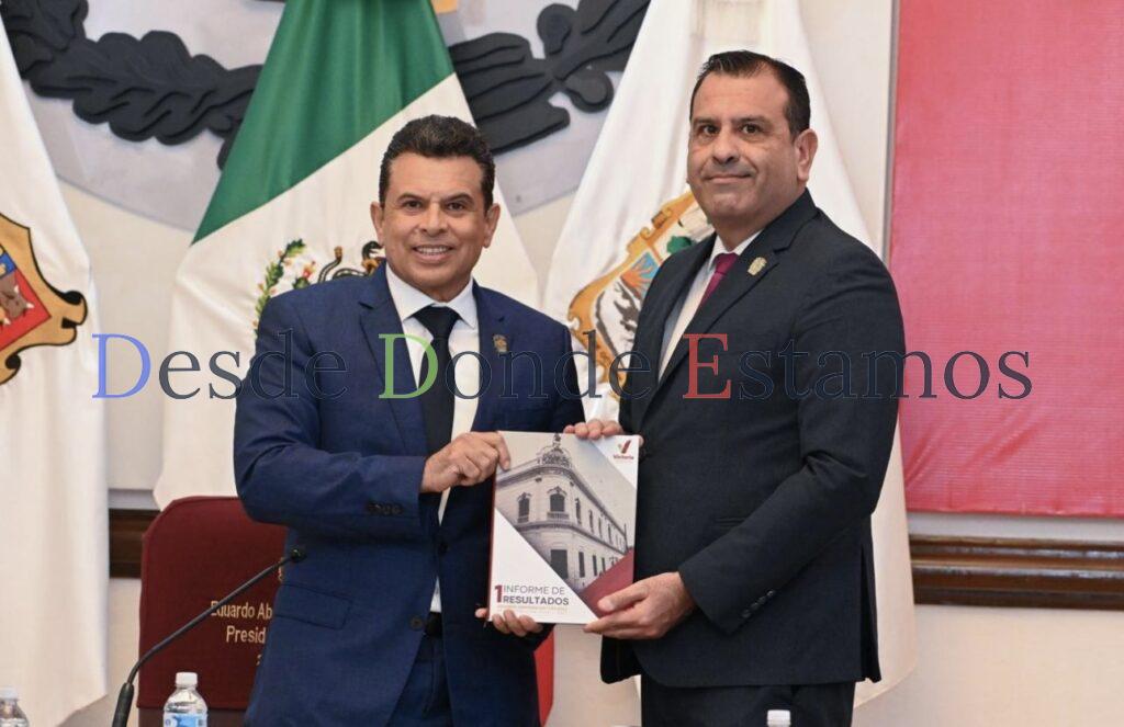 Entrega Lalo Gattás informe por escrito al Cabildo de Victoria